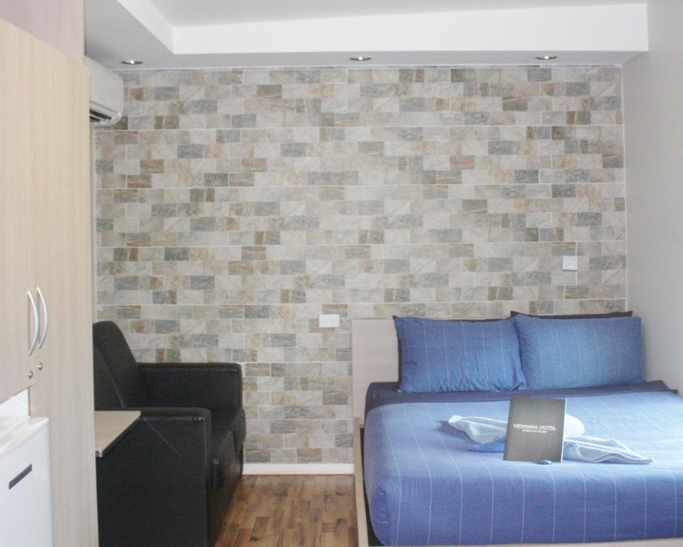 Newman Hotel Room photo