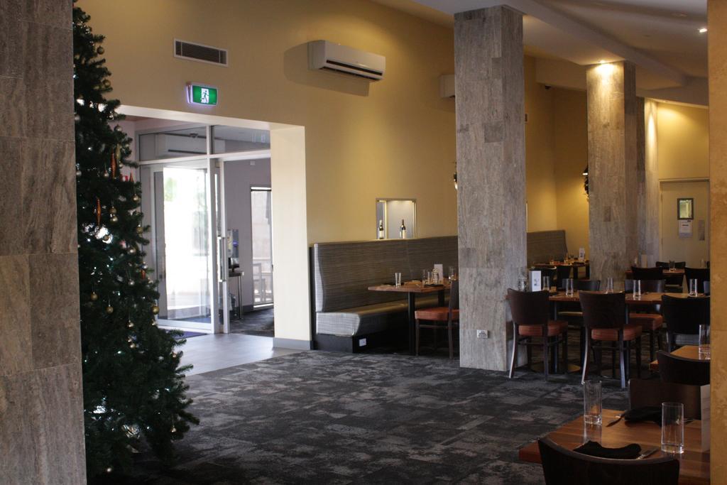 Newman Hotel Exterior photo