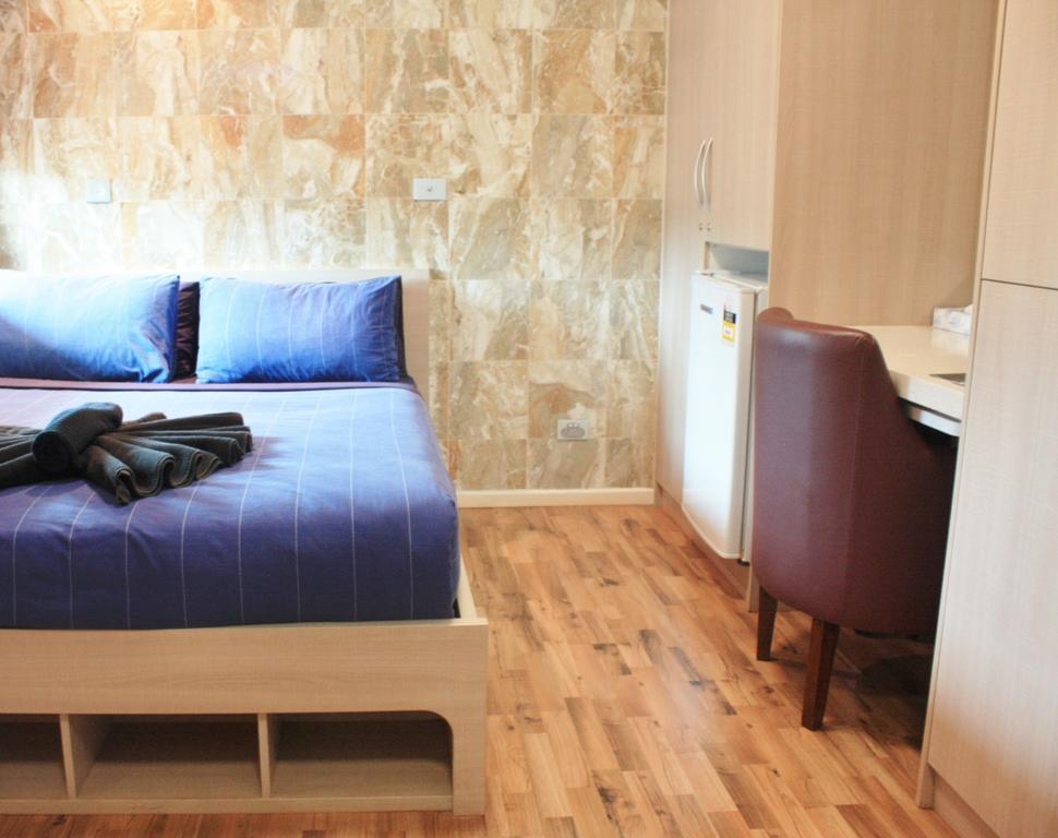 Newman Hotel Room photo