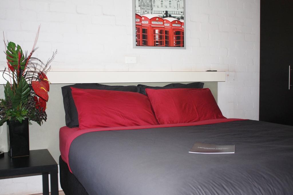 Newman Hotel Room photo